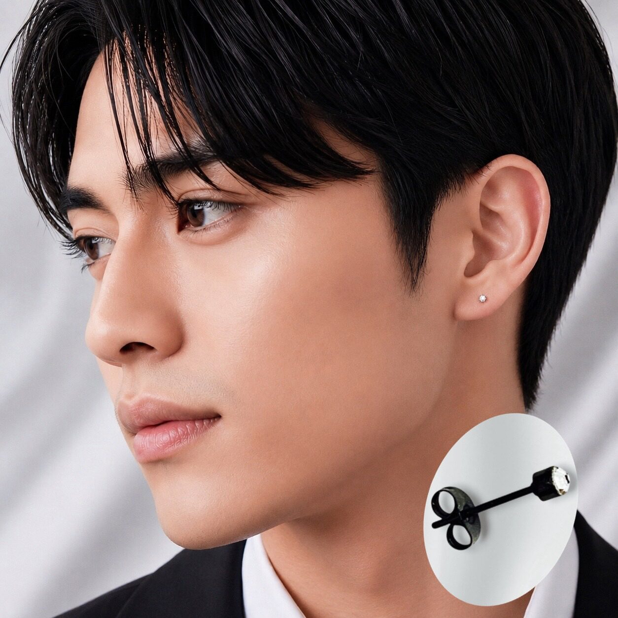 ブラック×スワロフスキー 〈超小粒〉ユニセックスピアス〈金属アレルギー配慮〉